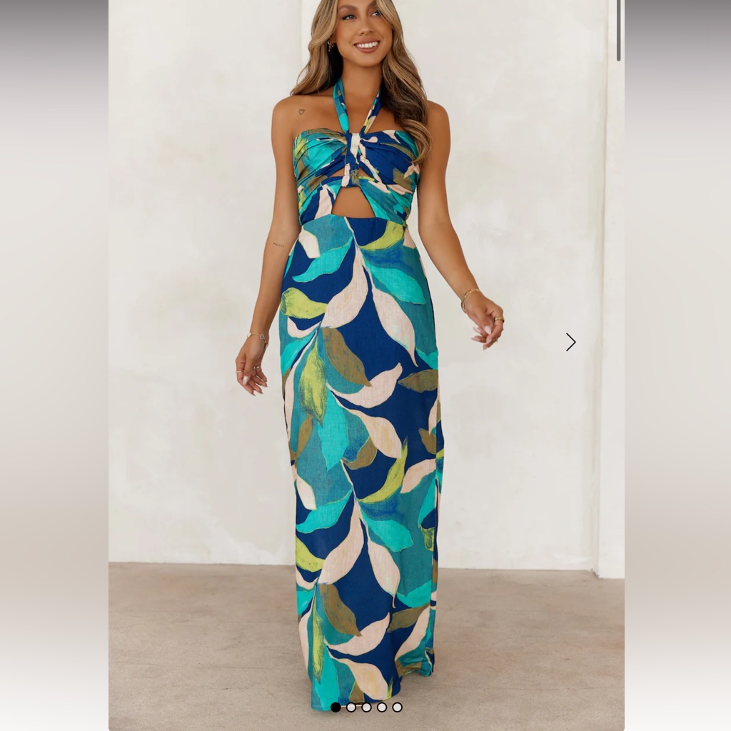 These Three Boutiquetropical Halter Maxi Dress Size Medium